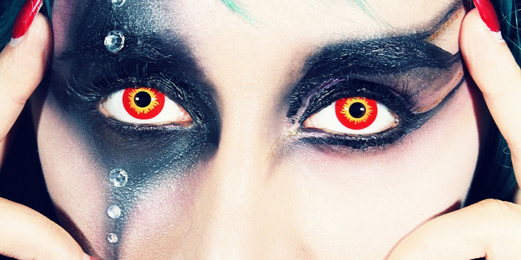 HALLOWEEN: USO DE LENTES DE CONTACTO COLORIDAS E MAQUILHAGEM EXIGEM CUIDADOS