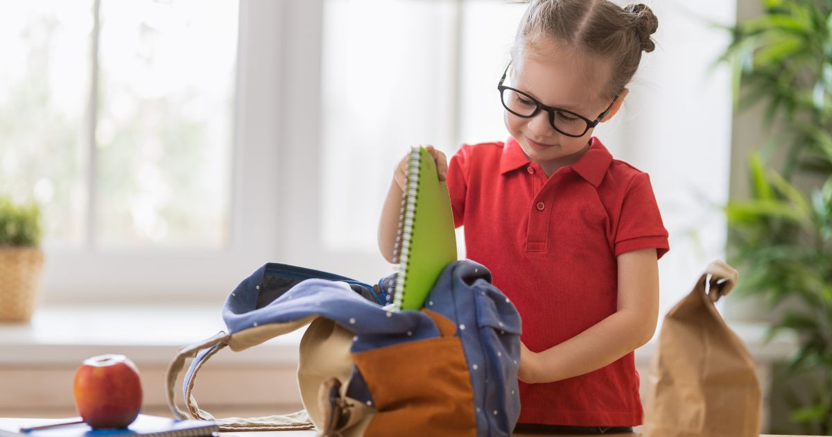 Cuide dos olhos deles e ajude-os na escola!